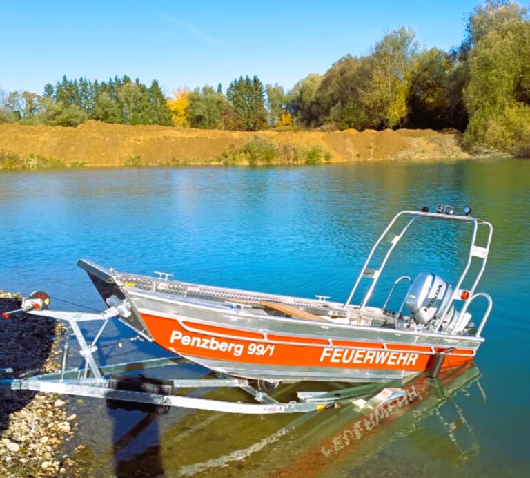 Unser neues Feuerwehrboot ist da!